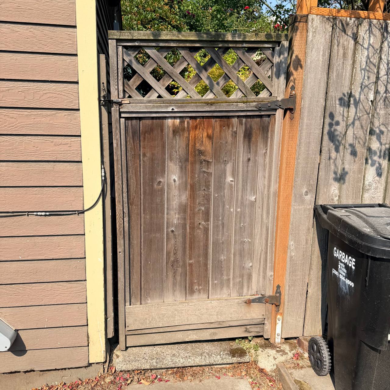 Fence Gate Build & Repair Service | Custom Wood Gates in Seattle Bothell